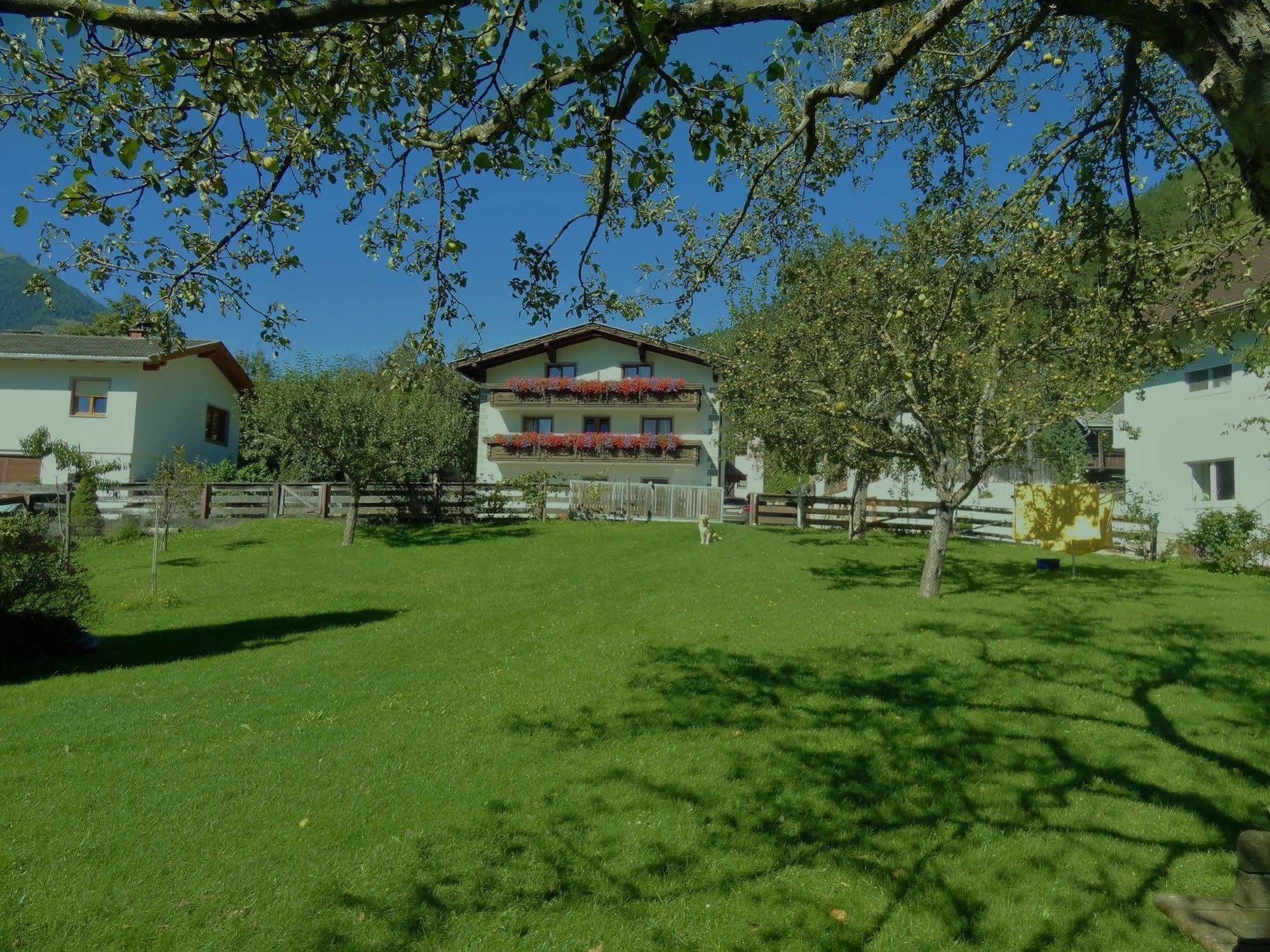 Appartement Gastehaus Zwischenberger à Obervellach Extérieur photo